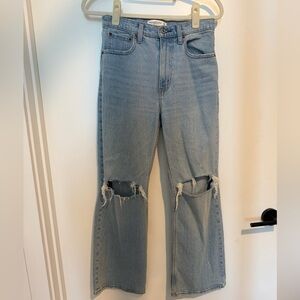 25 Extra Short 90s relaxed Jean High Rise Abercrombie & Fitch Light Ripped Jeans